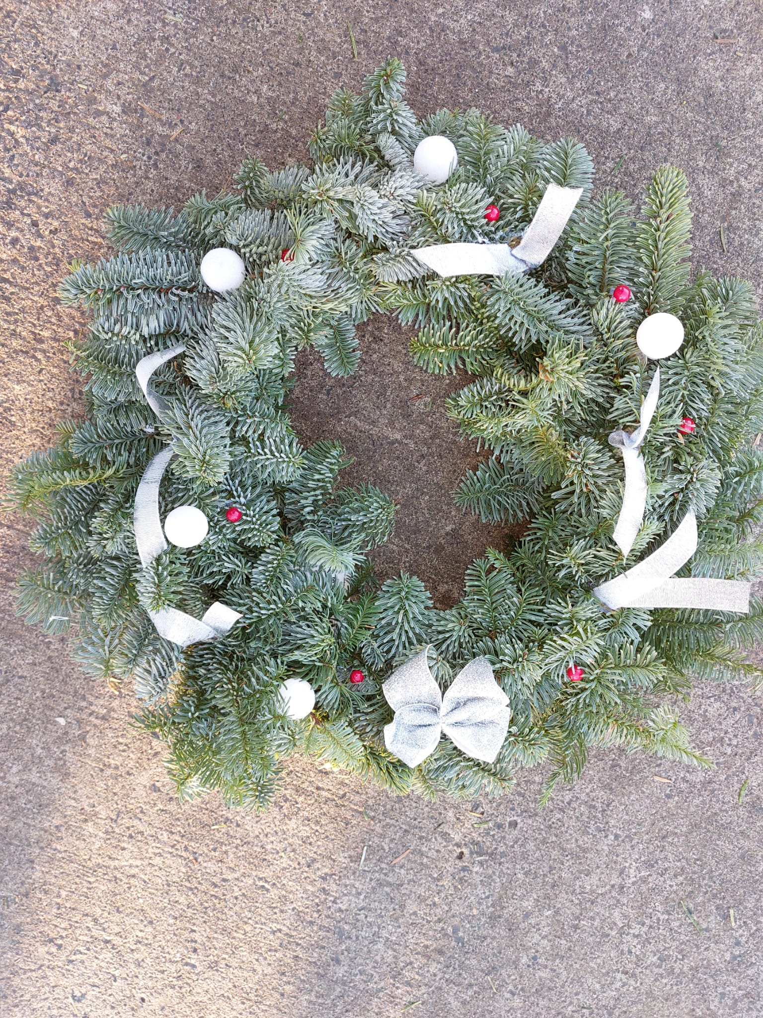 Large Sumptuous Snowflake Wreath